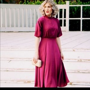 Gal Meets Glam Mock Collar Maroon / Fuchsia Midi Dress